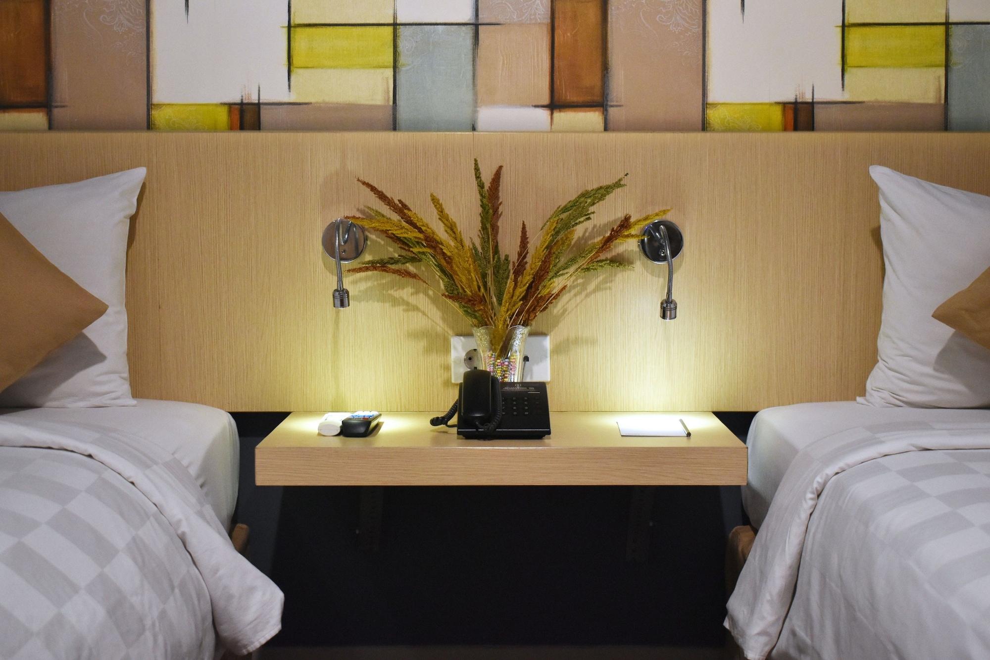 Hotel 88 Embong Malang Tunjungan Surabaya By Wh - Breakfast With The Best View On The Highest Floor And Strategic Location In The City Center Ngoại thất bức ảnh