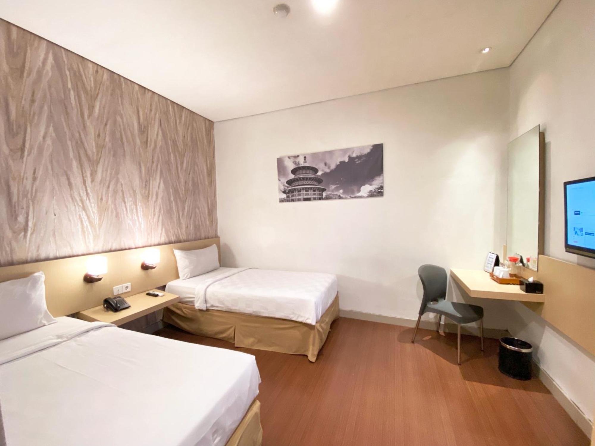 Hotel 88 Embong Malang Tunjungan Surabaya By Wh - Breakfast With The Best View On The Highest Floor And Strategic Location In The City Center Ngoại thất bức ảnh