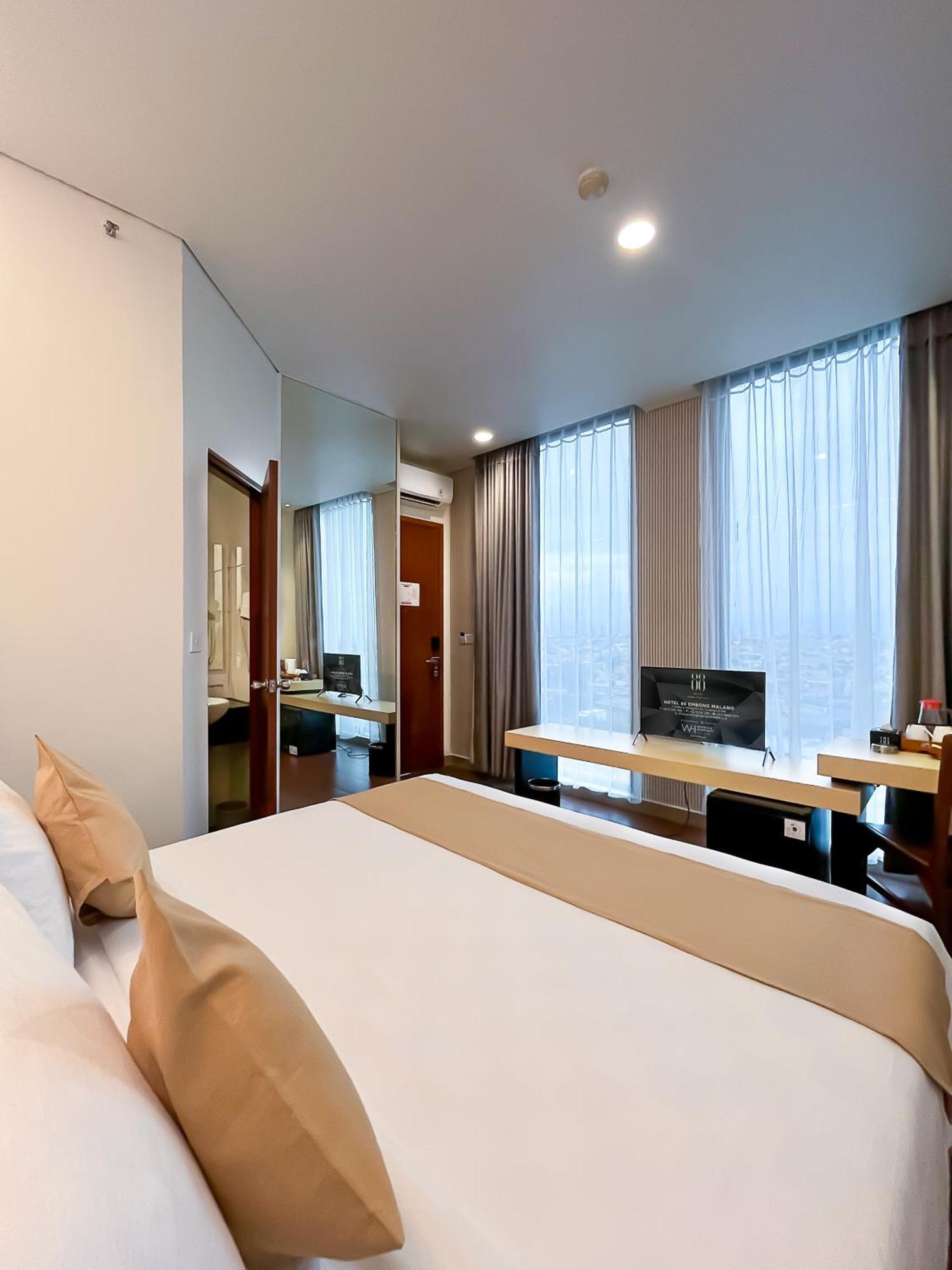 Hotel 88 Embong Malang Tunjungan Surabaya By Wh - Breakfast With The Best View On The Highest Floor And Strategic Location In The City Center Ngoại thất bức ảnh