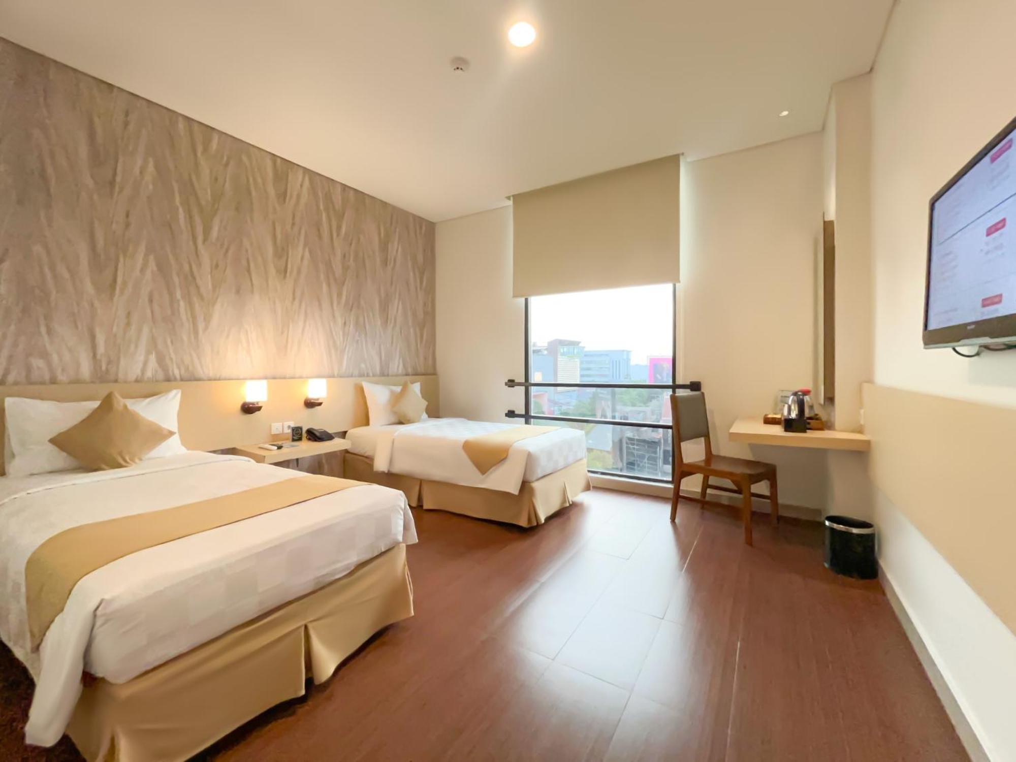 Hotel 88 Embong Malang Tunjungan Surabaya By Wh - Breakfast With The Best View On The Highest Floor And Strategic Location In The City Center Ngoại thất bức ảnh