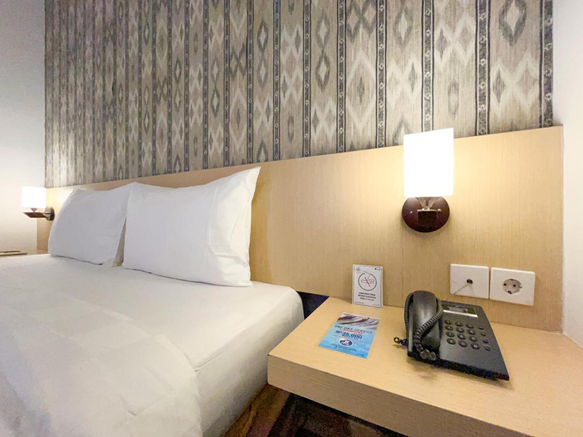 Hotel 88 Embong Malang Tunjungan Surabaya By Wh - Breakfast With The Best View On The Highest Floor And Strategic Location In The City Center Ngoại thất bức ảnh