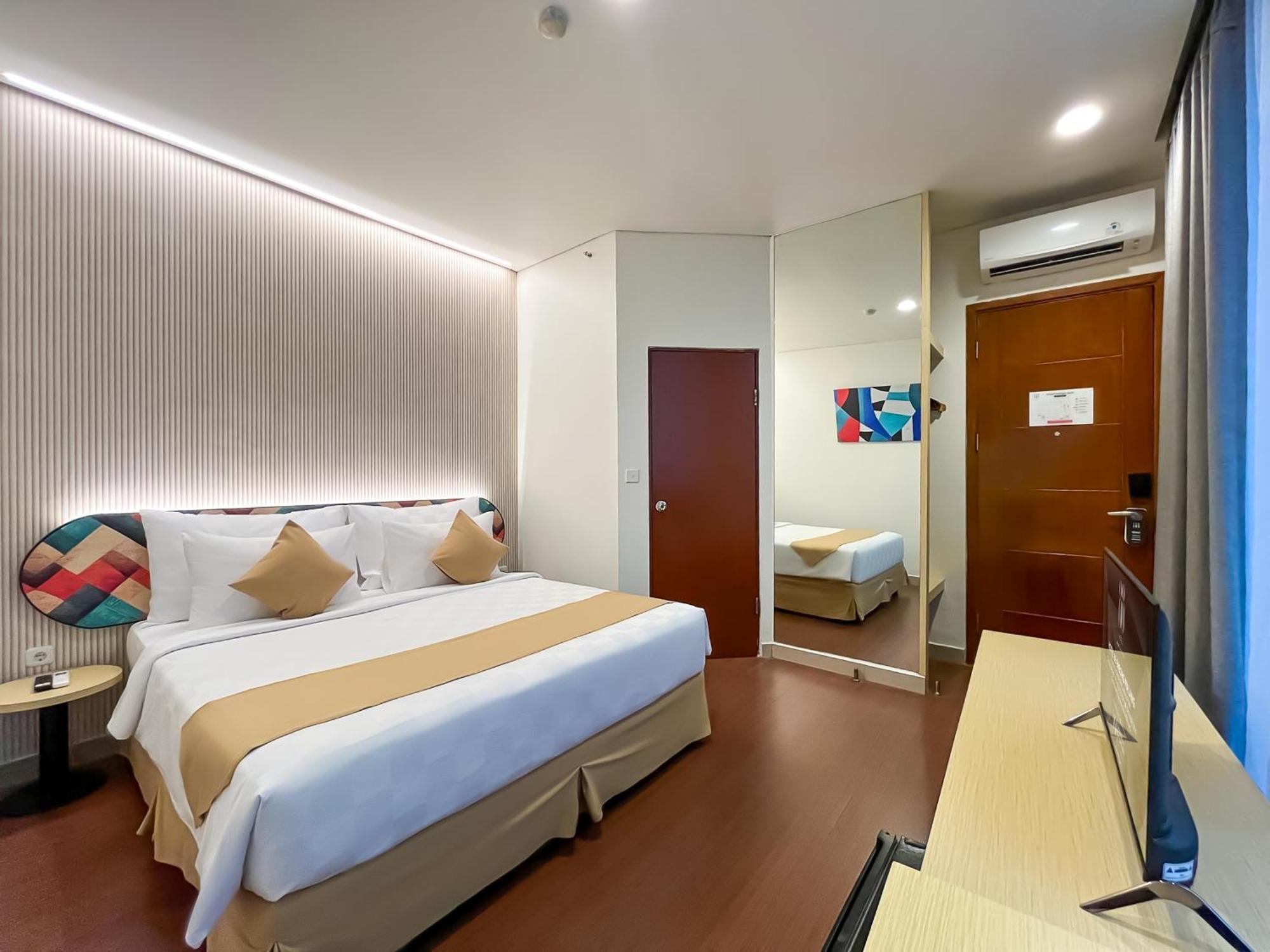 Hotel 88 Embong Malang Tunjungan Surabaya By Wh - Breakfast With The Best View On The Highest Floor And Strategic Location In The City Center Ngoại thất bức ảnh