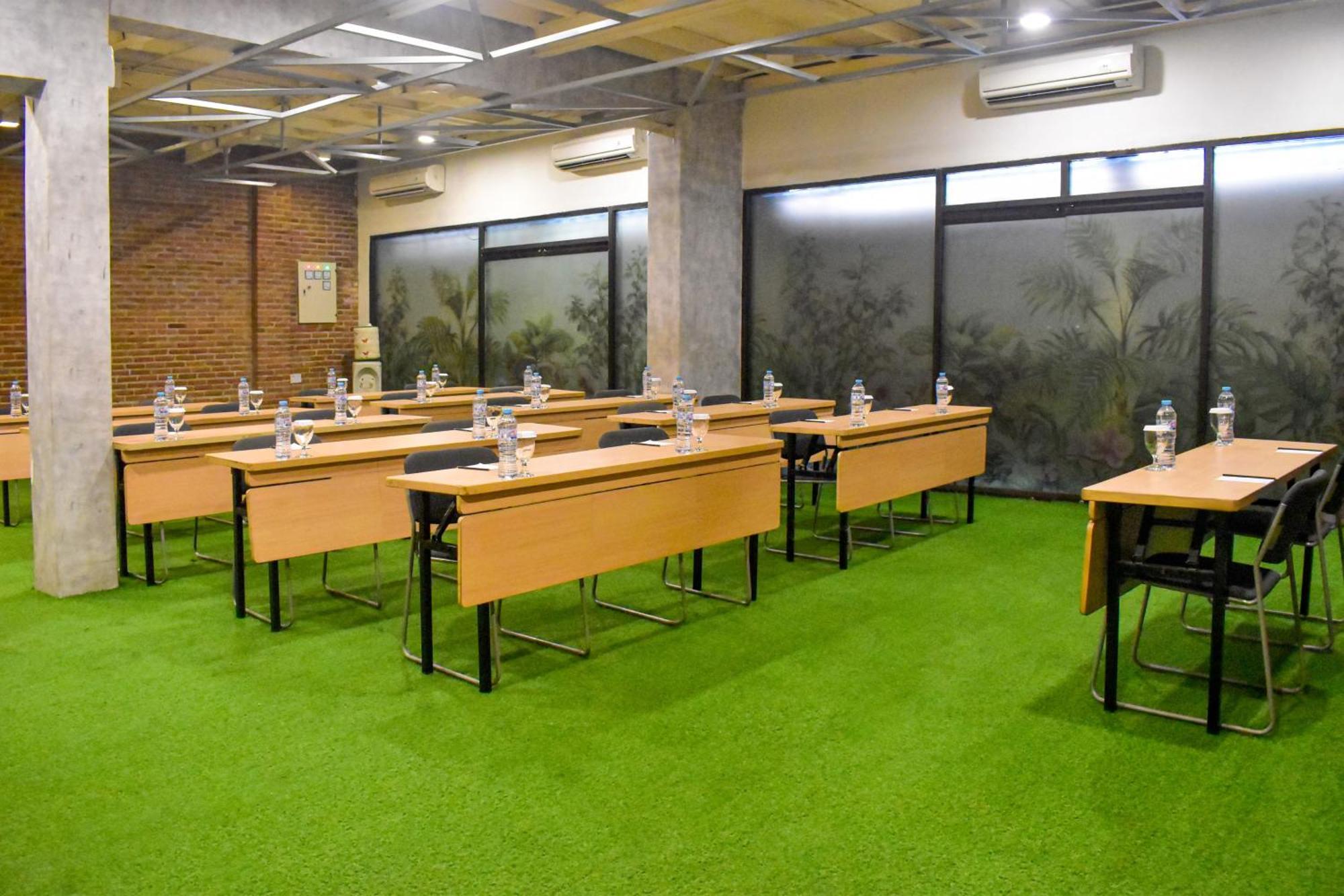 Hotel 88 Embong Malang Tunjungan Surabaya By Wh - Breakfast With The Best View On The Highest Floor And Strategic Location In The City Center Ngoại thất bức ảnh
