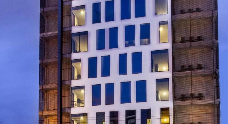 Hotel 88 Embong Malang Tunjungan Surabaya By Wh - Breakfast With The Best View On The Highest Floor And Strategic Location In The City Center Ngoại thất bức ảnh
