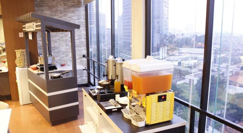 Hotel 88 Embong Malang Tunjungan Surabaya By Wh - Breakfast With The Best View On The Highest Floor And Strategic Location In The City Center Ngoại thất bức ảnh